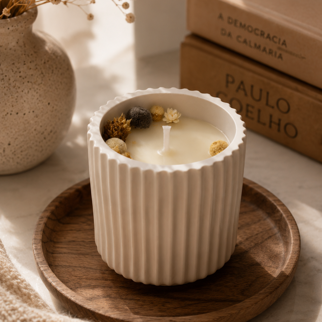 Vela Aromática 130g Linha Stone | Baunilha & Lavanda | Vaso Roma Nature